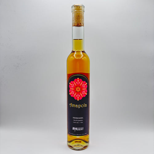 Botella de vidrio de Hidromiel Amapola (Flor de Jamaica) con corcho y etiqueta negra con flor roja de Costa Rica Meadery.